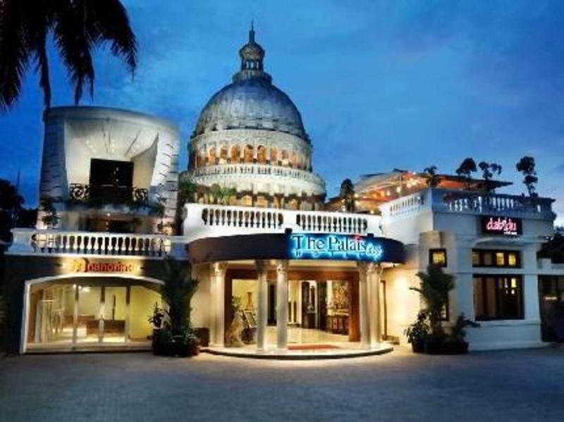The Palais Hotel Dago Бандунг Экстерьер фото